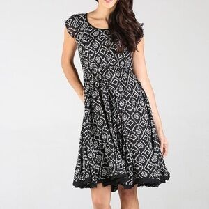 Short Sleeve Key Holed Back Dress